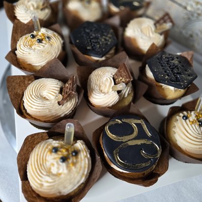21&Up Cupcakes 