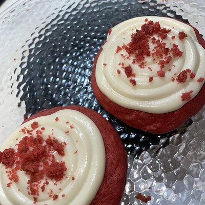 Red velvet crumbl cookies 