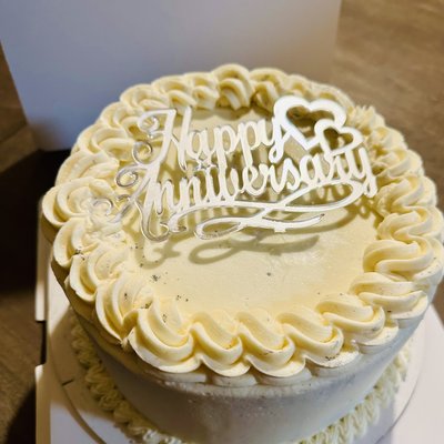Standard 8” Round Cake 