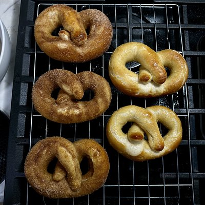 6 Pack Regular Pretzels 