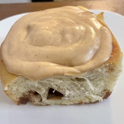 Apple Pie Cinnamon Roll Single