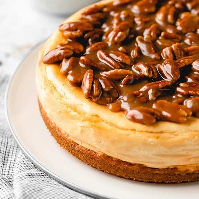 9" Caramel Pecan Cheesecake 