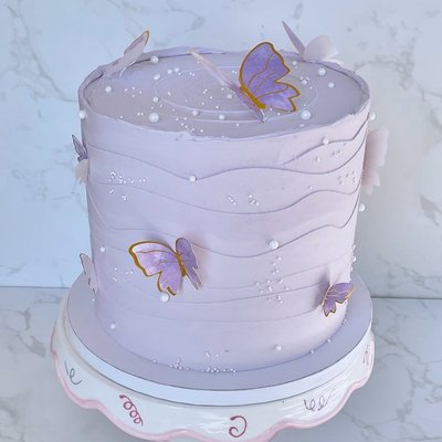 Large Round Cake