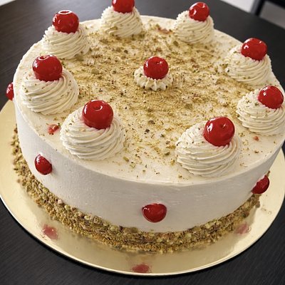 Pistachio Cream Cake 9 Inch Round 