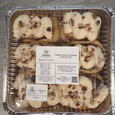Maple Pecan Cinnamon Rolls (6) 