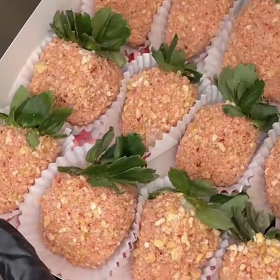 Strawberry Crunch covered Strawberries 