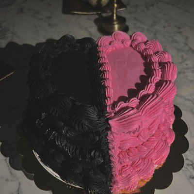 Vintage Heart Cake - 6 inch