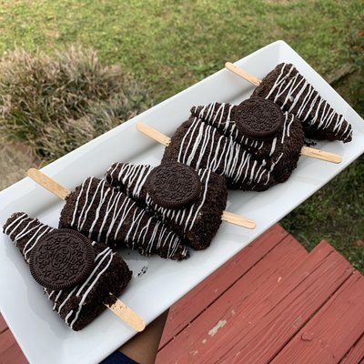 Oreo Cheesecake Slices