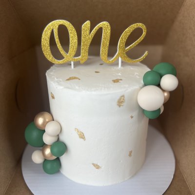 6" 3 Layer Cake feeds 10-12 people