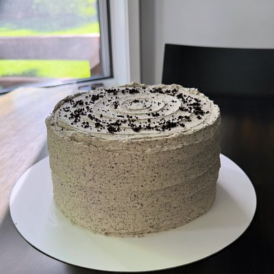 Charlie’s Cookies & Cream Cake