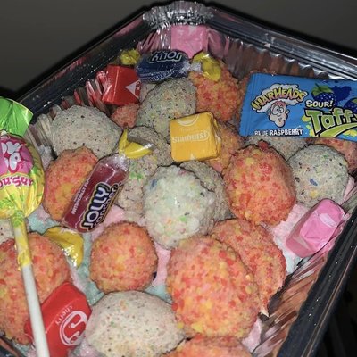 Medium Candied Grapes (1 Flavor, 2 Toppings)