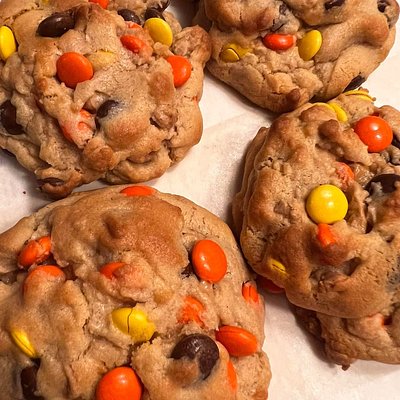 3 Oz. The Peanut Butter Conspiracy (Reeses Pieces, Pretzel, & Peanut Butter Chip Cookie)