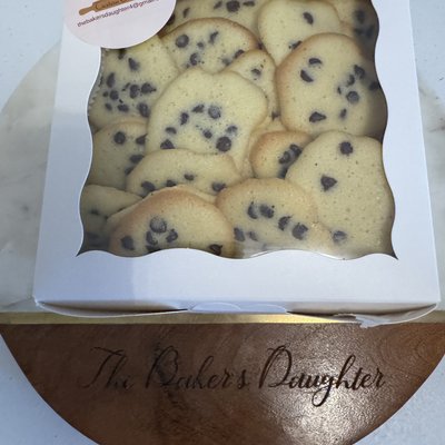 Thin Chocolate Chip Cookies (Large Box)