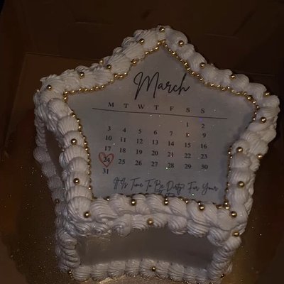 8” Star Cake