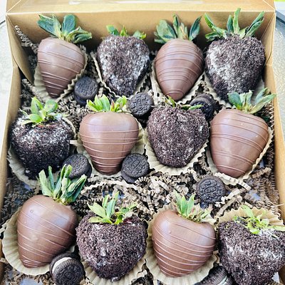 Chocolate Covered Strawberries (Dozen)