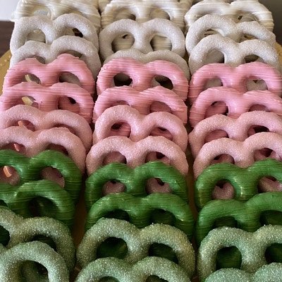 Chocolate Dipped Pretzels (twist)