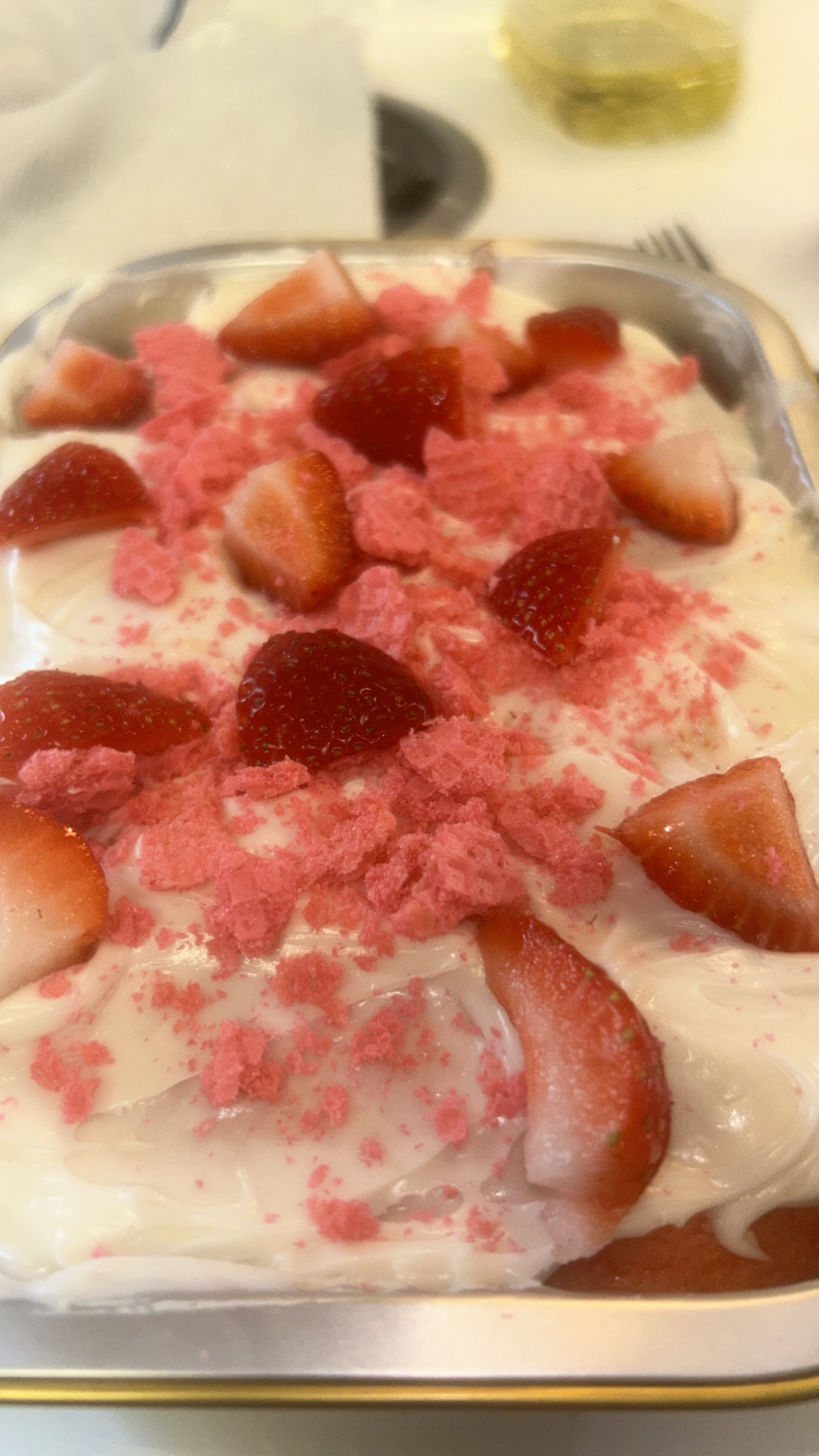 STRAWBERRY CRUNCH Mini cake 