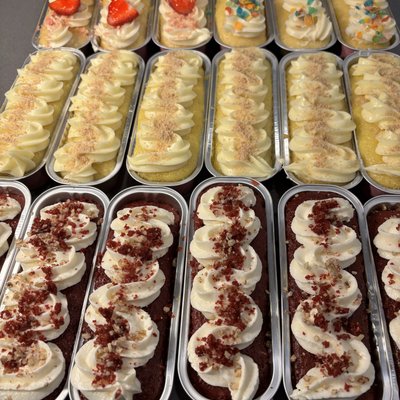 12 Mini Loaf Cakes 