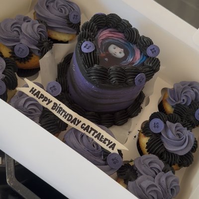 Bento Cake + Cupcake A