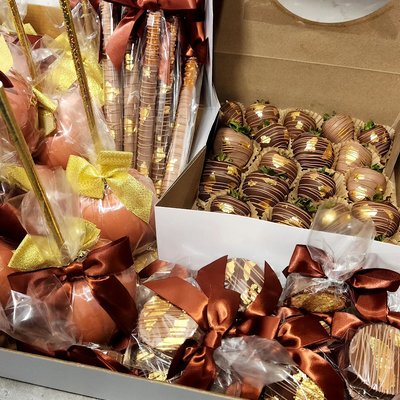 12 Candy Apples 12 Oreos 12 Rice Krispies 12 Pretzels 