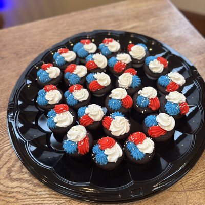 Mini Chocolate Cupcakes 