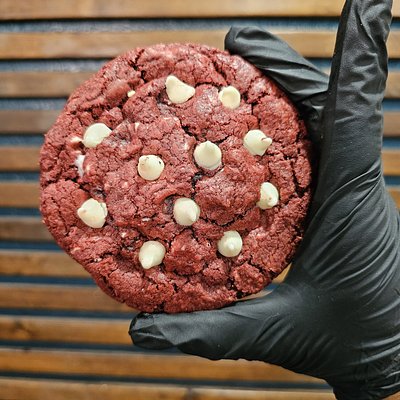 Red Velvet Cream Cheese–Stuffed
6 Count Gourmet