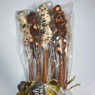 Caramel Pretzels (12)