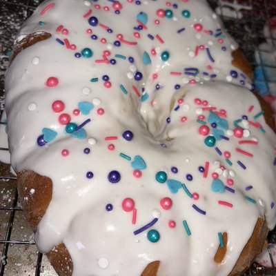 King Cake, Medium (Approx. 2 lbs.)