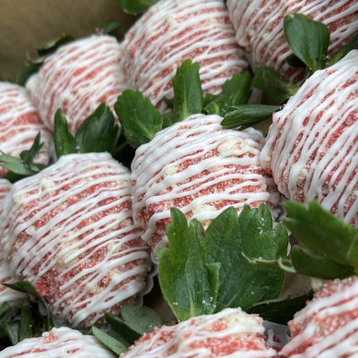Chocolate Covered Strawberries W/toppings