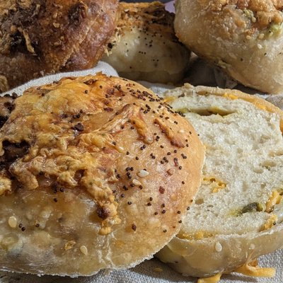 Jalapeno Cheddar Sourdough Burger Buns