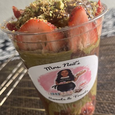 Dubai Inspired Strawberry Cup 16 Oz