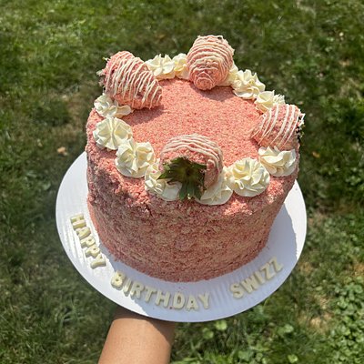 3 Layered Strawberry Crunch Cake 