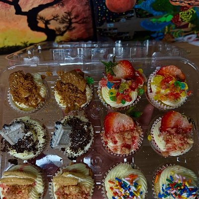 Dozen Mini Cupcakes 🧁 