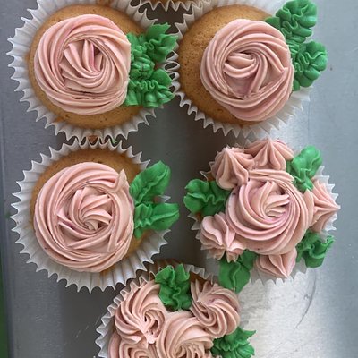 12 Jam Filled Vanilla Cupcakes 