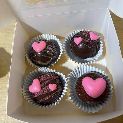 Valentine’s Day Hot Cocoa Bombs