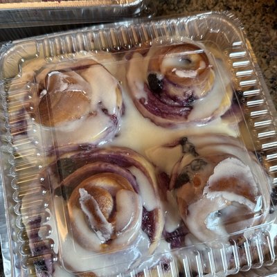 Blueberry Sourdough Sweet Rolls (4-pack) 