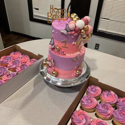 6" & 8" 2 Tier  Cake With Buttercream 