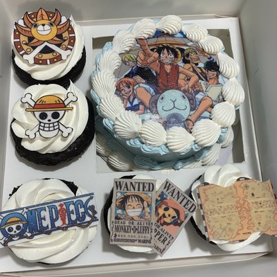 5inch Cake + cupcake box Serves up to 13 guest 