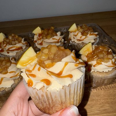 •Caramel Apple Cupcakes•