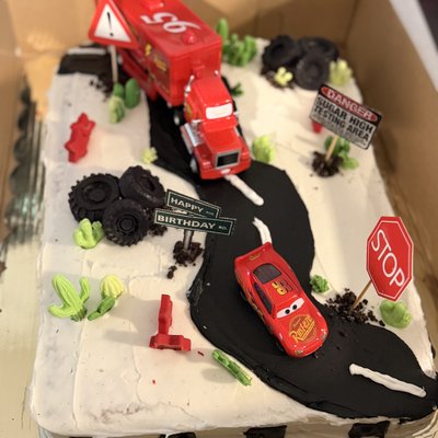 custom Quarter Sheet cake 