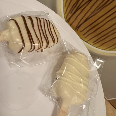 Vanilla Cake Pops 