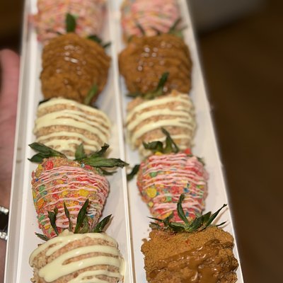 5ct Biscoff Cheesecake Stuffed Berries 
