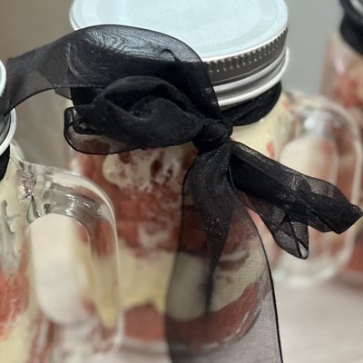 Single 8 oz Big Red Cake Jar
