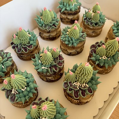 12 Double Tiered Cookie Cupcakes 