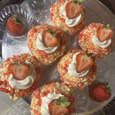 Strawberry CRUNCH Face 🧁 