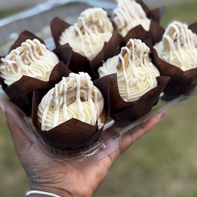 Cinnamon Roll Cupcakes 