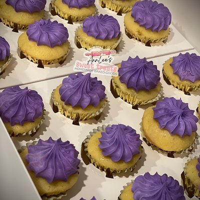 Mini Cupcakes — Dozen