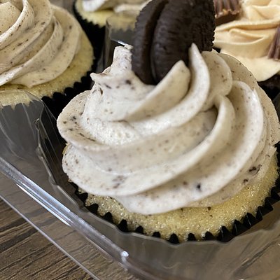 Specialty Cupcakes (1 Dozen) 