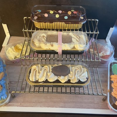 Bundle Of 4 Mini Cakes