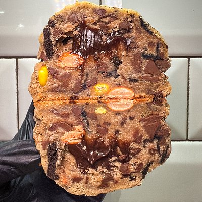 MEGA: Reese’s Pieces Brownie Bomb 💣 